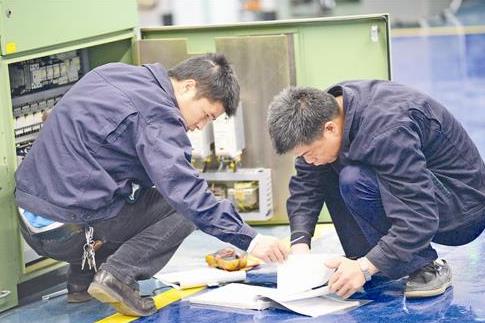 高壓開關(guān)設(shè)備的分類<div   id=